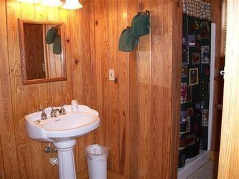 בנדרה River Front Motel מראה חיצוני תמונה